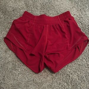 lululemon Hotty Hots 2.5" size 2